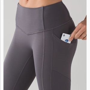 Lulu *All the right places crop* Dark carbon